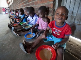 Tại một trung tâm thiện nguyện Mary's Meals ở Malawi