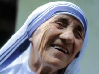 WIKI-Madre_Teresa_2-740x493