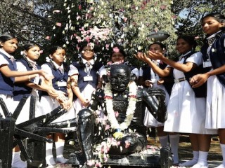 Bengaluru: Karnataka Chief Minister Siddaramaiah and Home Minister Dr. G Parameshwara pay tribute to Mahatma Gandhi on his 69th death anniverary in Bengaluru on Jan 30, 2017. (Photo: IANS)