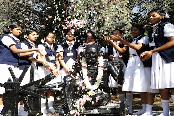 Bengaluru: Karnataka Chief Minister Siddaramaiah and Home Minister Dr. G Parameshwara pay tribute to Mahatma Gandhi on his 69th death anniverary in Bengaluru on Jan 30, 2017. (Photo: IANS)