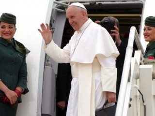 Pope Francis in Egypt for historic visit to show Christian-Muslim