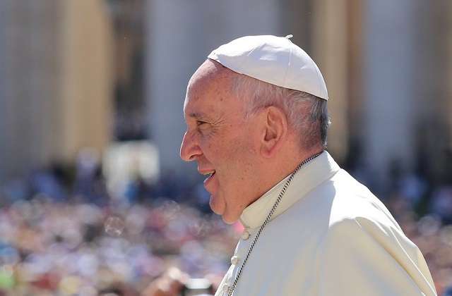 Pope_Francis_in_St_Peters_Square_for_a_Jubilee_of_Mercy_audience_June_18_2016_Credit_Alexey_Gotovskiy_CNA