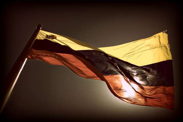 The_flag_of_Venezuela_Credit_Alex_Lanz_via_Flickr_CC_BY_NC_SA_20_with_filter_CNA