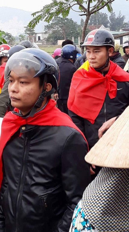 Hội cờ đỏ tấn công giáo dân giáo xứ Kẻ Gai ngày 17/12/2017