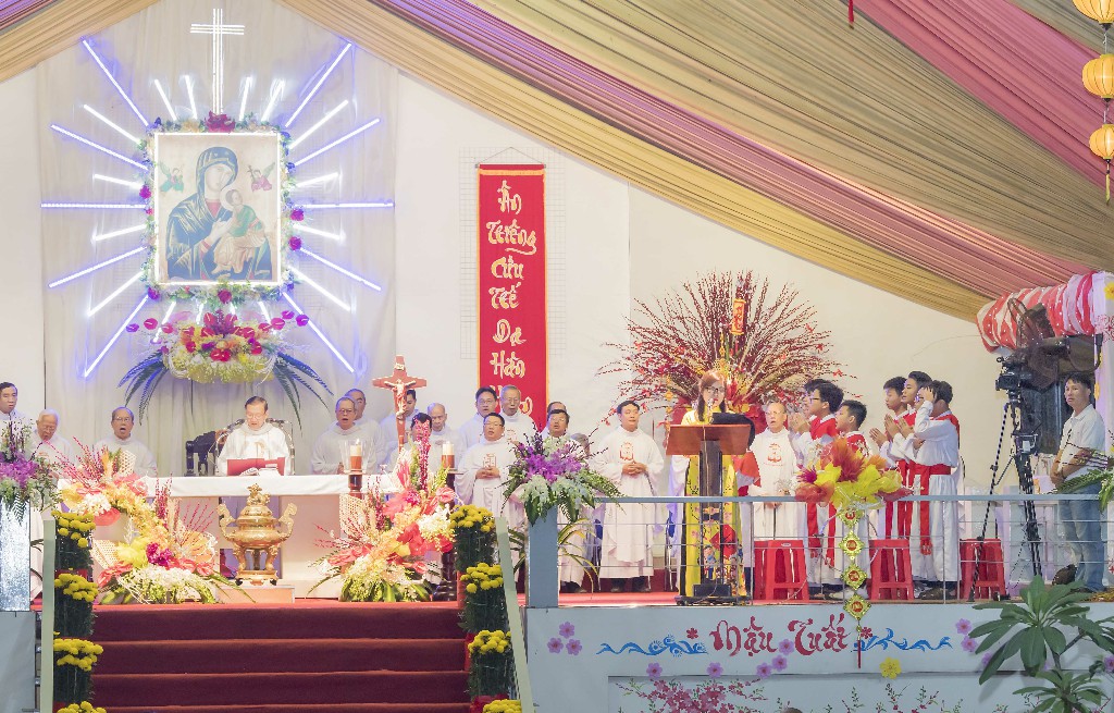 15-20-2018 Giao Thua 1 (16)