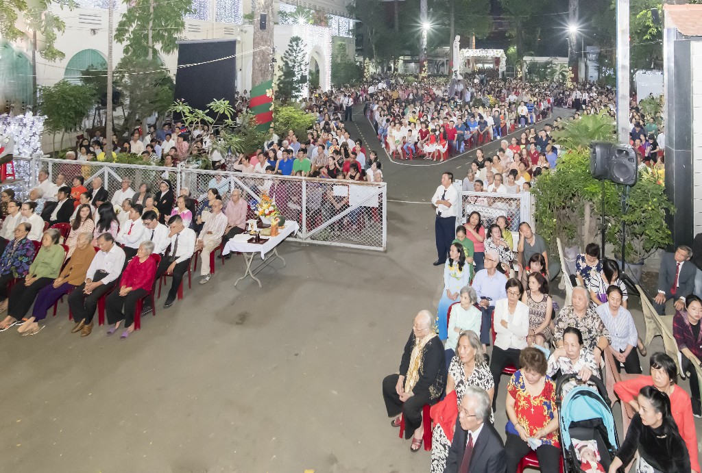 15-20-2018 Giao Thua 1 (27)
