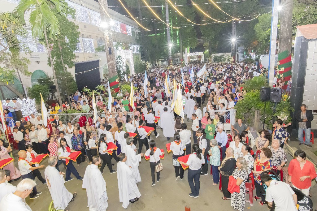 15-20-2018 Giao Thua 1 (35)