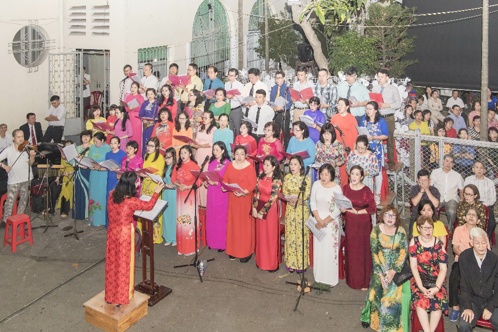 15-20-2018 Giao Thua 1 (6)