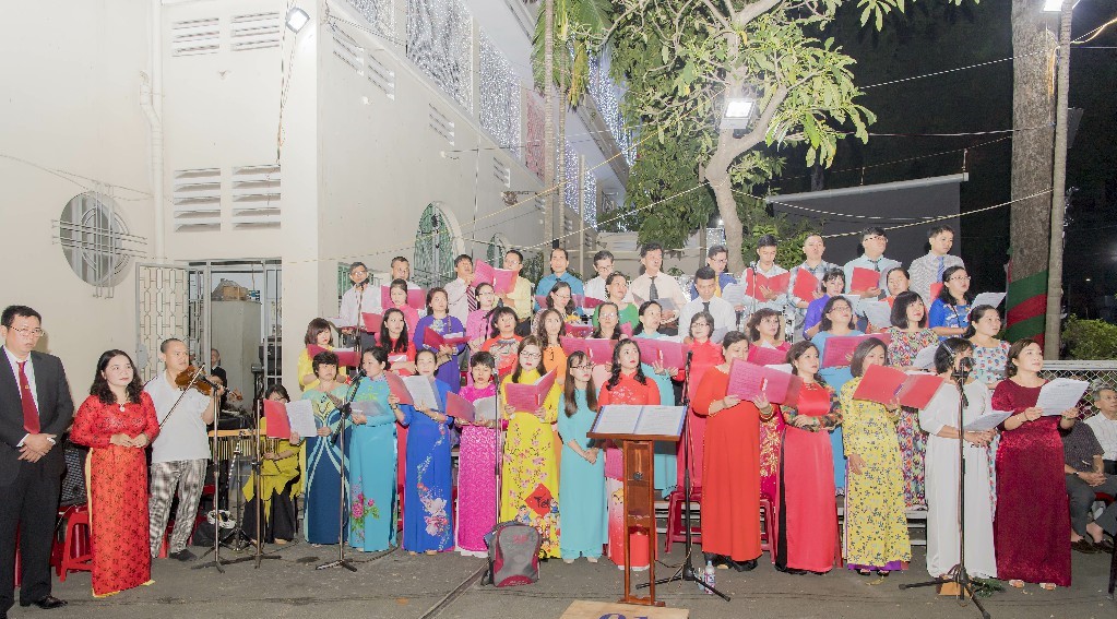15-20-2018 Giao Thua 1 (9)