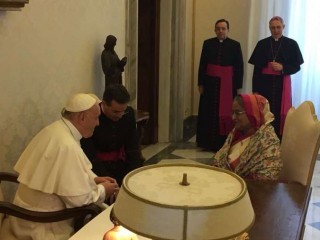 Pope_Francis_meets_Bangladesh_Prime_Minister_Ms_Sheikh_Hasina_at_the_Vatican_Feb_12_2018_Credit_Marco_Mancini_CNA