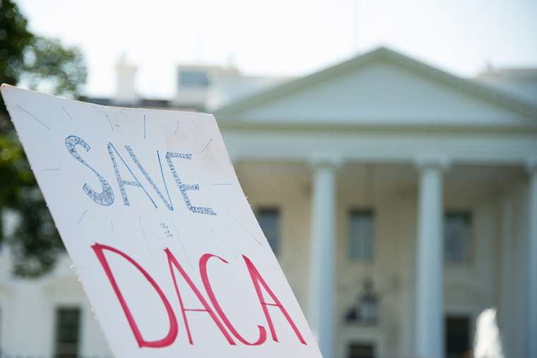 Save_DACA_sign_at_protest_in_DC_in_Sept_2017_Credit_Rena_Schild_Shutterstock_CNA
