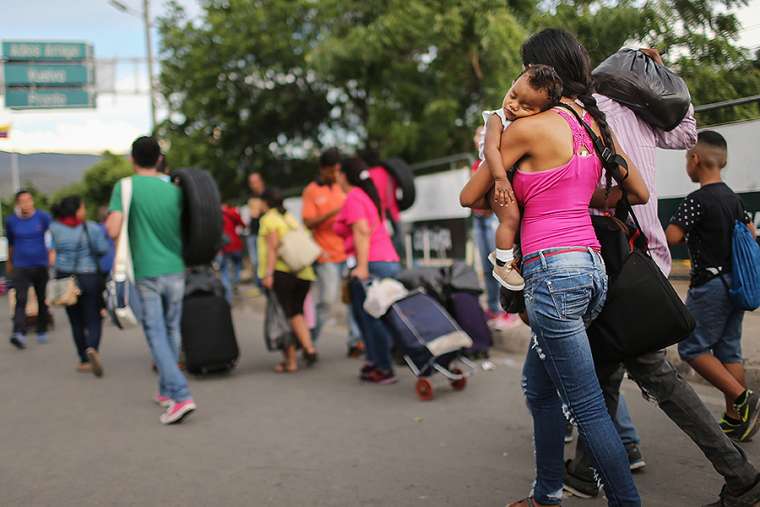 Venezuelans_on_October_4_2016_across_the_border_in_Cucuta_Colombia_Credit_Mario_Tama_Getty_Images