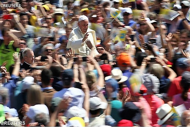 Đức Thánh Cha tiếp kiến 13 ngàn tín hữu Bologna và Cesena - REUTERS: 21/04/2018