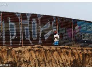 Bức tường biên giới giữa Hoa kỳ và Mêhicô - REUTERS