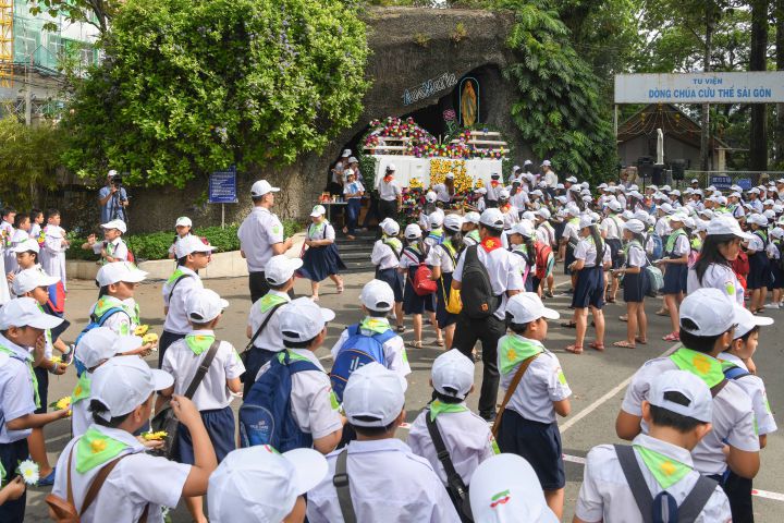 13-05-201820180513 Nhi Dang Hoa (14)