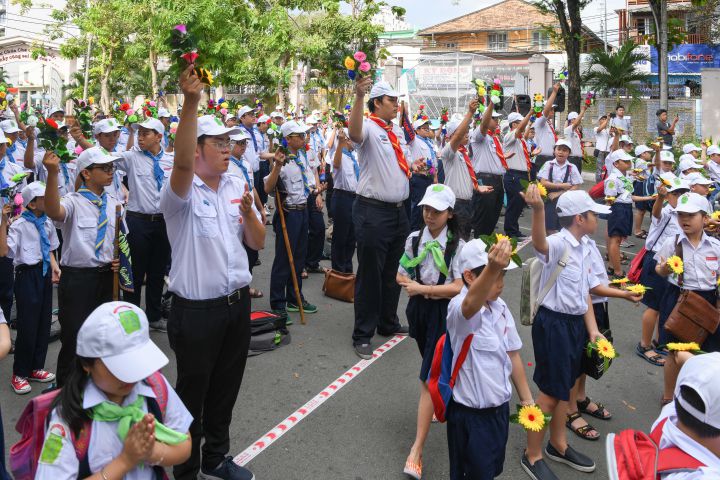 13-05-201820180513 Nhi Dang Hoa (15)