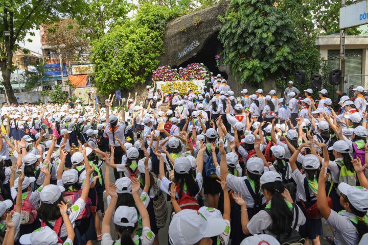 13-05-201820180513 Nhi Dang Hoa (19)