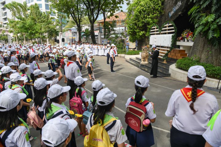13-05-201820180513 Nhi Dang Hoa (3)