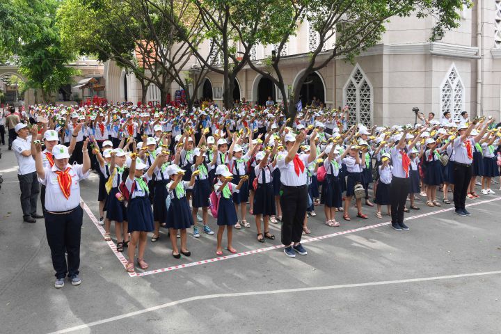 13-05-201820180513 Nhi Dang Hoa (5)
