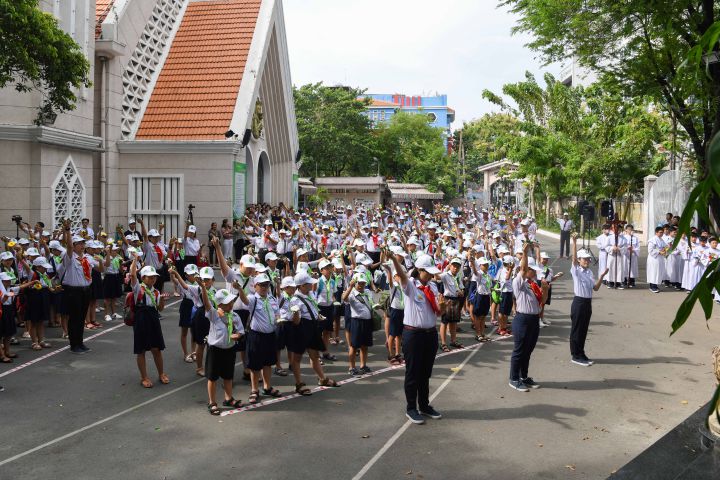 13-05-201820180513 Nhi Dang Hoa (6)