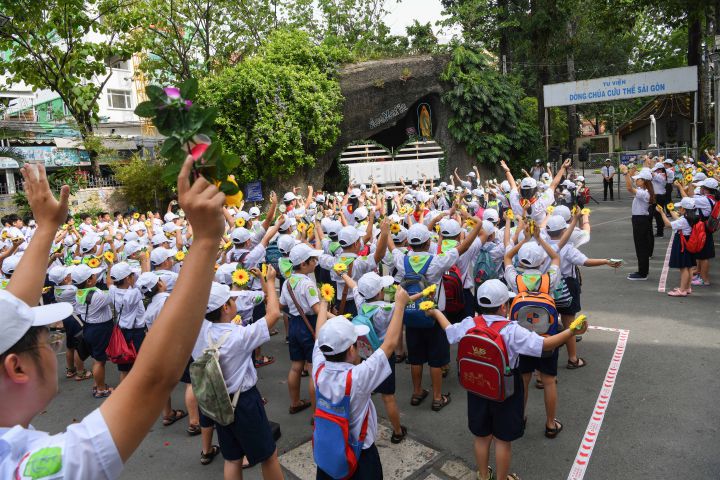 13-05-201820180513 Nhi Dang Hoa (8)