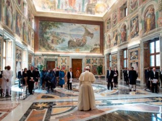 20180517T1000-0097-CNS-POPE-DIPLOMATS-INDIFFERENCE_800-690x450