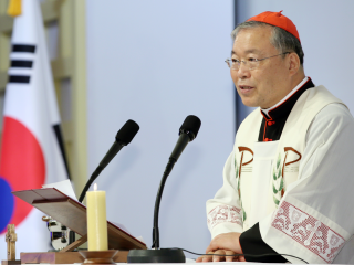 Archbishop_of_Seoul_and_Cardinal_of_Korea_Andrew_Yeom_Soo-jung