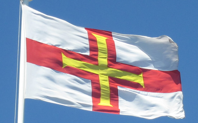 Guernsey_flag-800x500