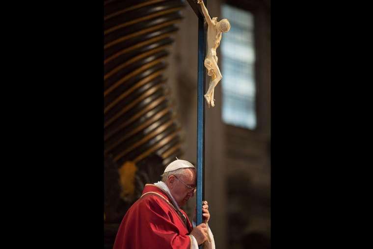 Pope_Francis_1_at_The_Liturgy_of_the_Lords_Passion_at_St_Peters_Basilica_on_April_3_2015_Credit_LOsservatore_Romano_CNA