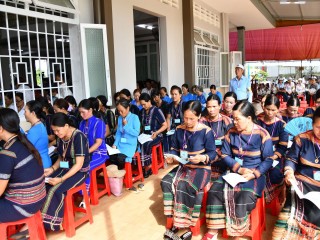 Bên hông nhà thờ