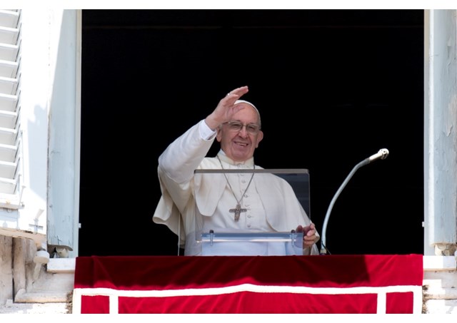 ĐTC trong buổi đọc kinh Truyền Tin tại Vatican