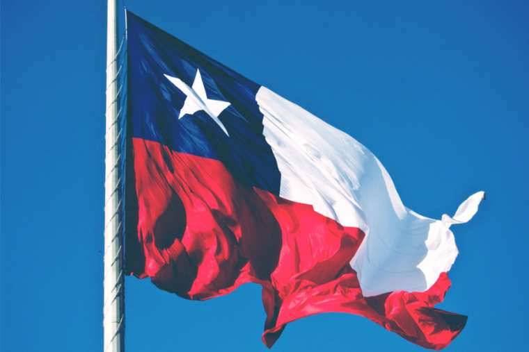 Flag_of_Chile_Credit_Juan_R_Velasco_Shutterstock_CNA