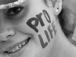 Pro_life_woman_Credit_Archdiocese_of_Los_Angeles_CNA