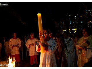 Tín hữu Công giáo Trung quốc cử hành lễ Vọng Phục sinh - REUTERS