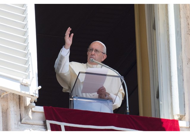 ĐTC trong buổi đọc Kinh Truyền tin tại Vatican