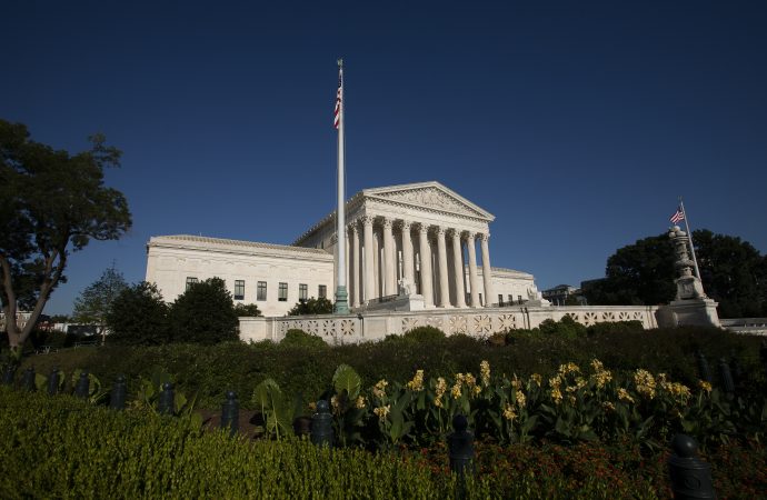 20180713T1116-0608-CNS-SCOTUS-CATHOLIC-MAJORITY-690x450