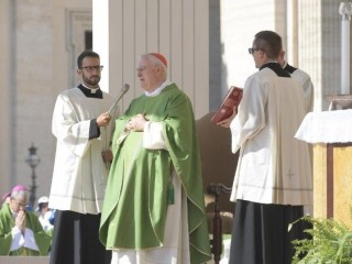 ĐHY Gualtiero Bassetti chủ sự Thánh lễ cho giới trẻ Italia  (Vatican Media)