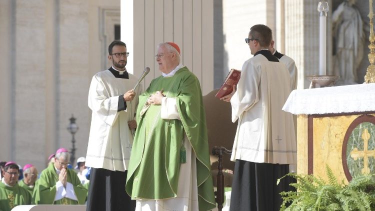 ĐHY Gualtiero Bassetti chủ sự Thánh lễ cho giới trẻ Italia (Vatican Media)