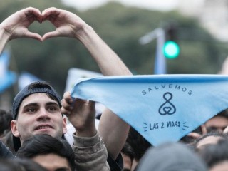 Các nhà hoạt động Argentina tuần hành chống dự luật hợp pháp việc phá thai  (AFP or licensors)