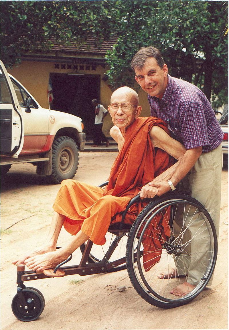 Monsignor Figaredo and a Buddhist monk in Phnom Penh, Cambodia