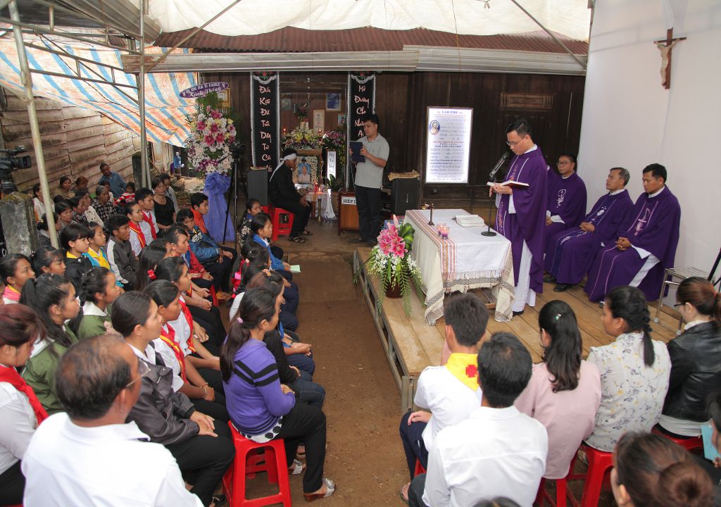 09-09-2018 Anh Em trong Lop 2004 DL (15)