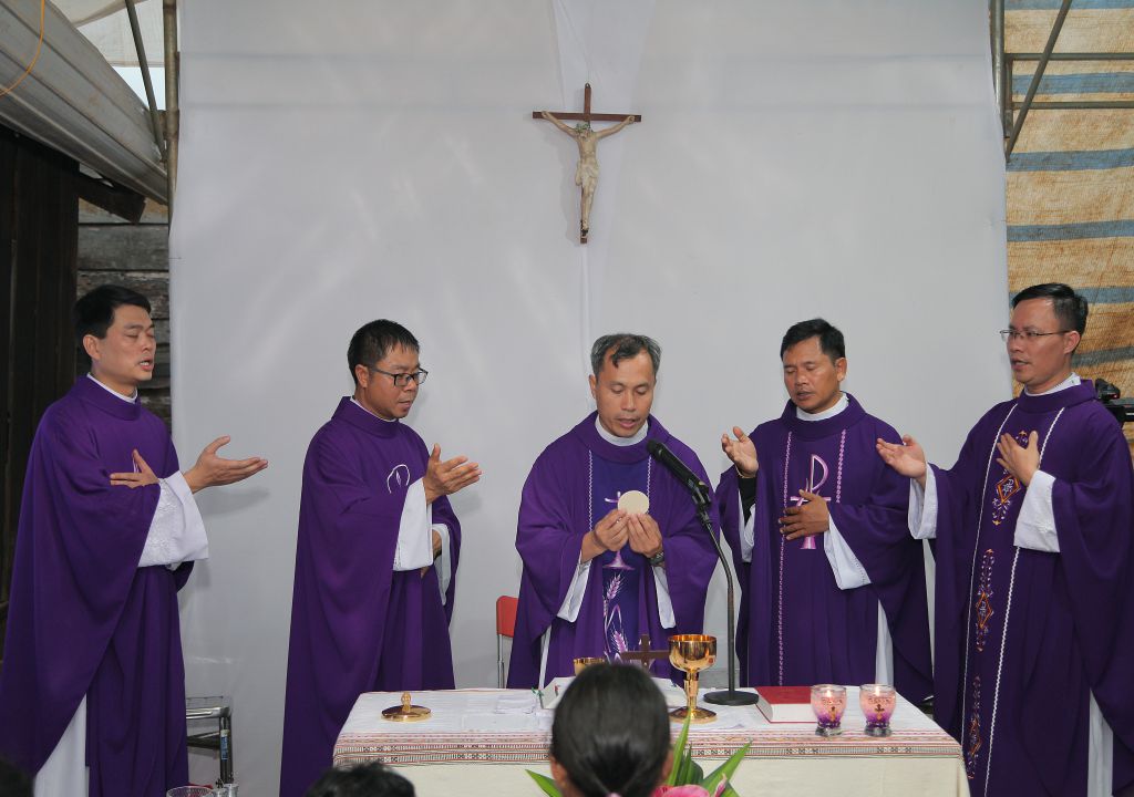 09-09-2018 Anh Em trong Lop 2004 DL (20)