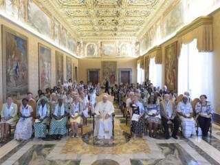 ĐTC Phanxicô tiếp kiến 60 góa phụ thánh hiến  (Vatican Media)