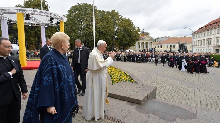 20180923 Francis of Assisi meets the president and the authorities of Lituani 6