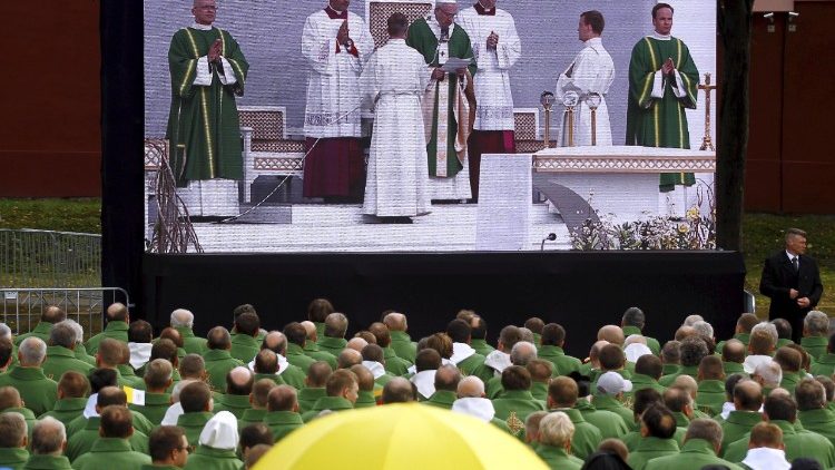 20180923 Pope Francis says during his homily at Mass in Santakos Park in Kaunas_Lithuania 2