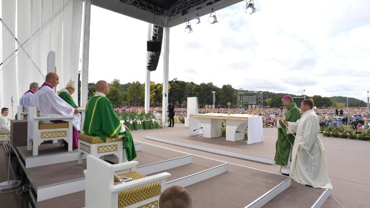 20180923 Pope Francis says during his homily at Mass in Santakos Park in Kaunas_Lithuania 20