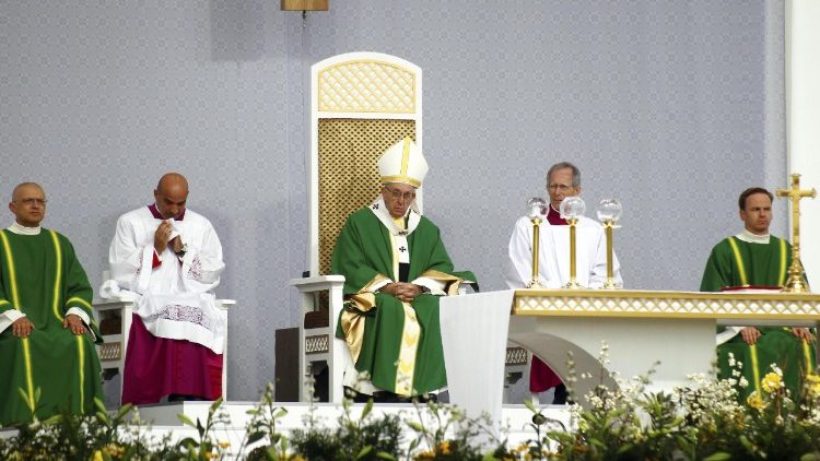 20180923 Pope Francis says during his homily at Mass in Santakos Park in Kaunas_Lithuania 5