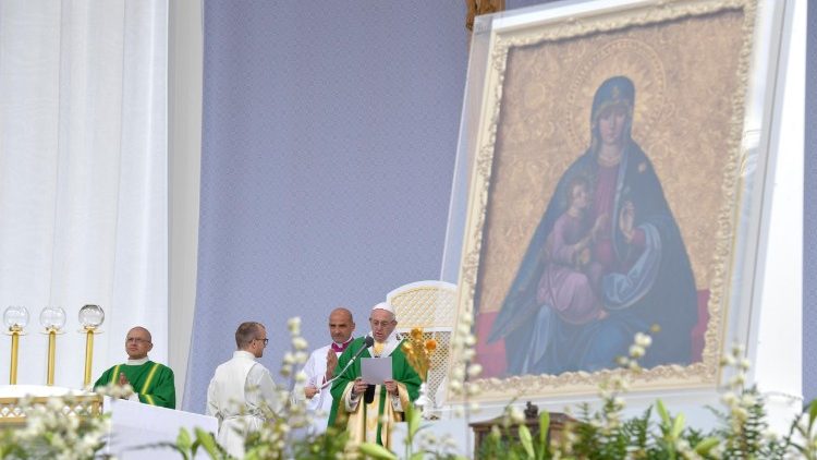 20180923 Pope Francis says during his homily at Mass in Santakos Park in Kaunas_Lithuania 8