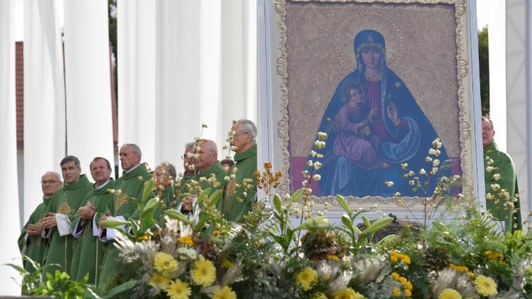 20180923 Pope Francis says during his homily at Mass in Santakos Park in Kaunas_Lithuania 9