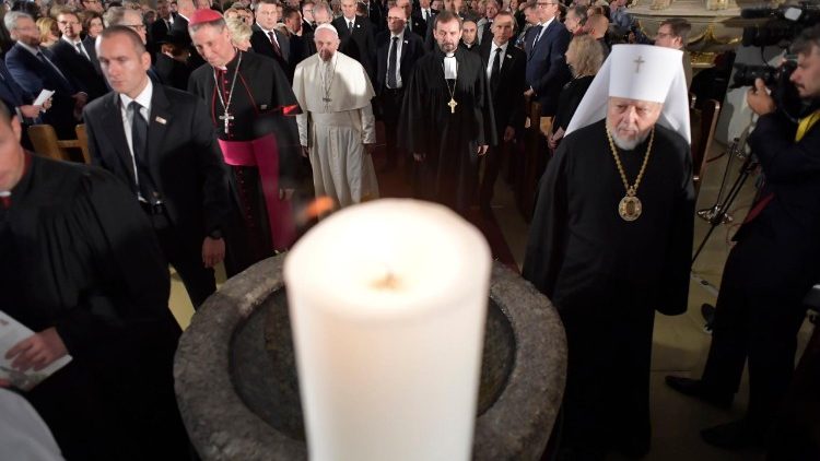 20180924 Pope Francis arrives at the Lutheran Cathedral in Riga for an Ecumenical Meeting 10